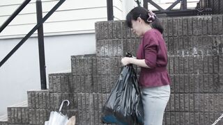 IPZZ-203 [中文字幕] 朝日りお - 愛上人氣泡泡浴女郎的爛客人「絕對不會放她走直到愛上我」軟禁強姦 黏著幻想男人的軟禁性愛