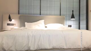 【小宝寻花】约了个丸子头甜美萌妹啪啪，舌吻互舔调情骑乘抱着猛操