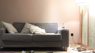 【小宝寻花】约了个鸭舌帽性感妹子，舌吻调情跪着口交床上猛操