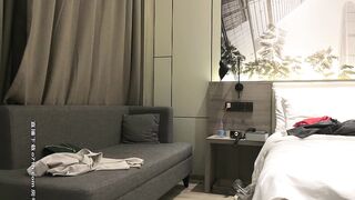 【小宝寻花】黄衣甜美妹子啪啪，舌吻蹲着口交互摸骑乘后入抽插猛操