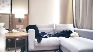 【文轩探花】约操外围小姐姐，白嫩大胸网红脸，沙发啪啪后入激情无限