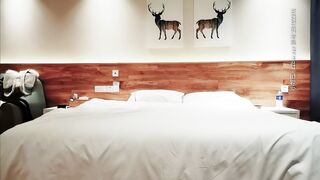 【黄先生探花】前凸后翘风骚女_黑丝艳舞小骚货饱满大奶别错过_听译字幕