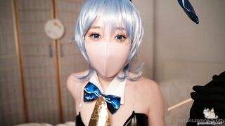 Yuzukitty OnlyFans 兔女郎甘雨：兔年的诱惑献礼