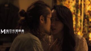 麻豆映画 MDSR0002 AV女优的真情告白 - 夏晴子