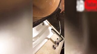 金主调教网红骚逼花钱就是玩刺激灌肠以后喷射！