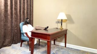 后入性感开档黑丝大长腿学妹 黑丝M腿露出小蜜穴 迎接大鸡巴冲击